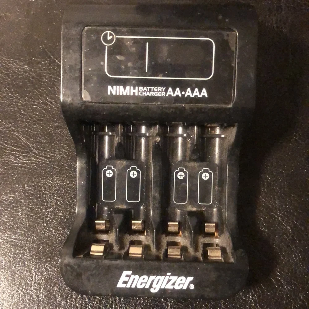 Energizer NiMH Battery Charger for AA & AAA Batteries (CHP42US)